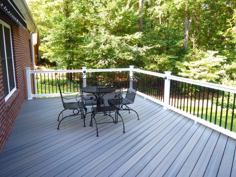 Vinyl Deck Material The Perfect Choice? Ask Country Estate